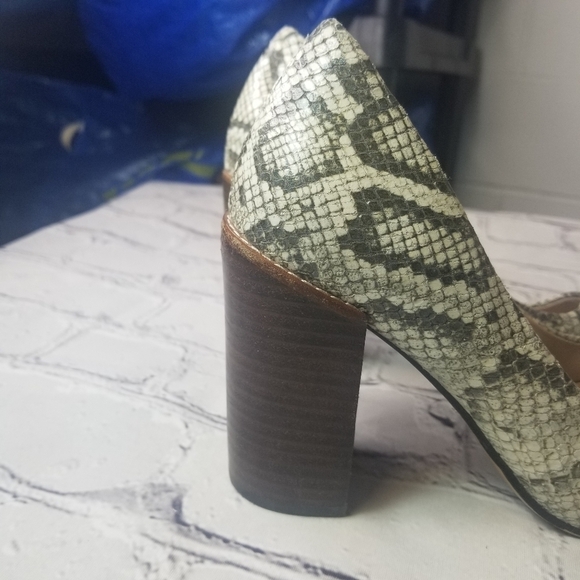 Clarks Narrative snakeskin block heels - Picture 5 of 11